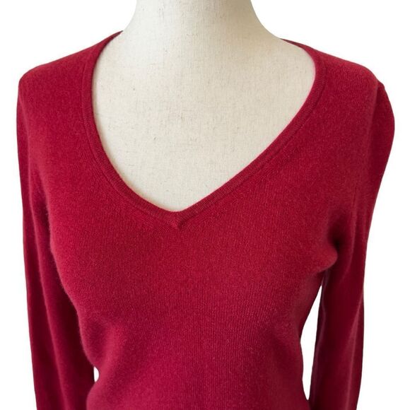 Vintage Ann Taylor Petites Cashmere V Neck Long Sleeve Sweater Made in Hong Kong - Picture 2 of 6